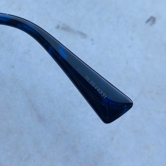 Valentino Sunglasses - Brand New! Never worn! VA2052 - Picture 8 of 16